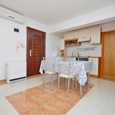 Sunset Apartment *